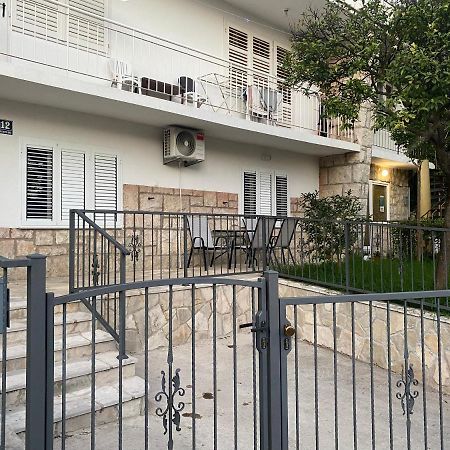 Apartament Napjacu With Own Parking And Garden Herceg Novi Zewnętrze zdjęcie